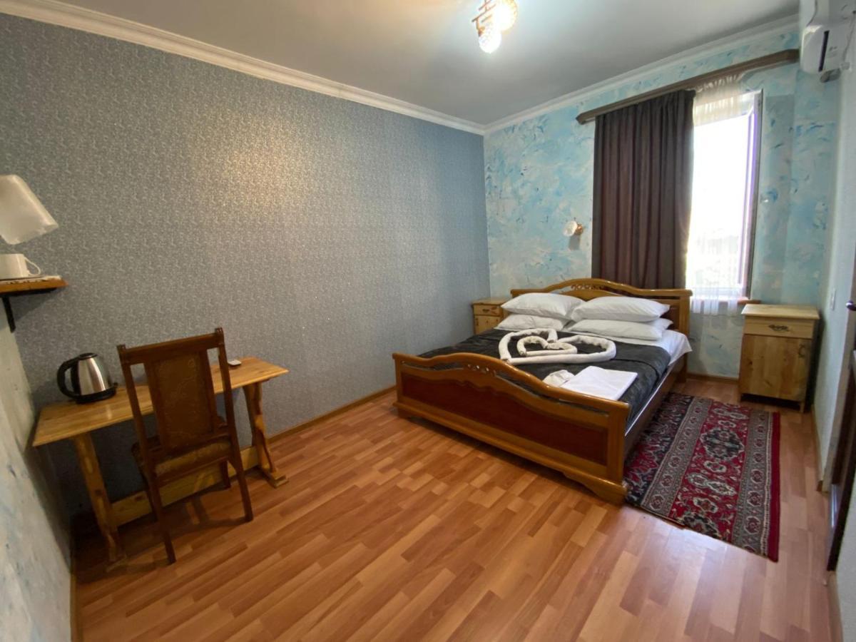 Liviti Hotel Areni Екстериор снимка